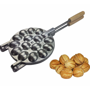 Formă pentru Prăjituri de Nuci cu 16 Orificii – Coacere Uniformă, Design Tradițional și Materiale Rezistente Mix Mart