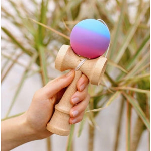 Kendama X Originală Profesională din Lemn – Rubber Grip, Culori Roz-Mov-Albastru – Control Excelent, Aderență Ridicată și Performanță pentru Jucători de Toate Nivelurile Mix Mart